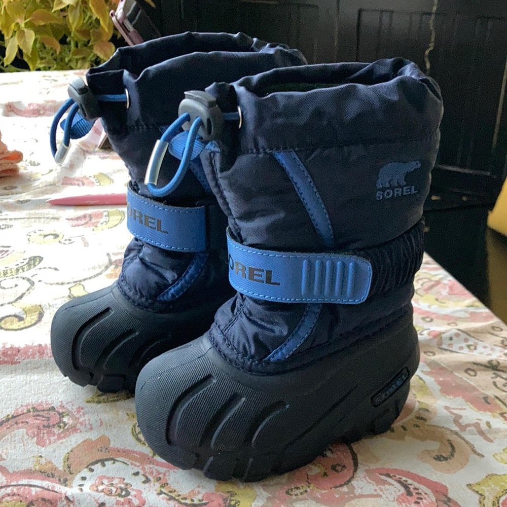 Sorel Kids Boots in Navy and Black